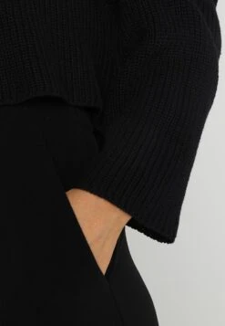 Even&Odd Cropped Jumper - Pullover - Black -Even-Odd Boutique 10716b29e3fd4dcd813ae28c5b6486e3
