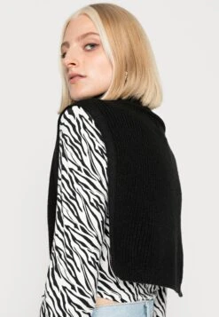 Even&Odd Cape - Black -Even-Odd Boutique 17090c0bb5084c96890221000815ab11