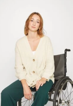 Even&Odd Gilet - Beige 18 Even&Odd Gilet - Beige -Even-Odd Boutique 23b9950a06184bef9d25ed1516fd201f