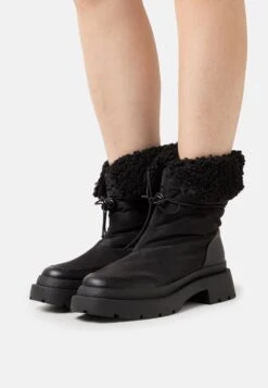 Winter Boot - Bottines - Black