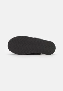 Even&Odd Chaussons - Black 12 Even&Odd Chaussons - Black -Even-Odd Boutique 6e20f3d170ac46708d158b6d4a2b2129