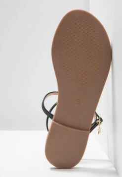 Even&Odd Tongs - Black -Even-Odd Boutique 7ccd386961d84b9ab690a90db4141eca