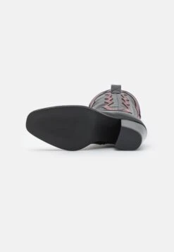 Even&Odd Santiags - Black 12 Even&Odd Santiags - Black -Even-Odd Boutique 8eaf4133d02548aca1c76221707e332e