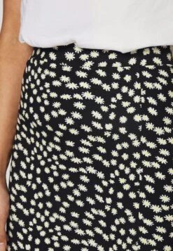 Midi Straight High Skirt - Jupe Crayon - Black/White -Even-Odd Boutique b8f9cdd46d844a5980a60f4234088e88