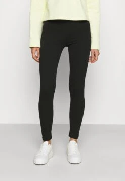 Even&Odd Set - Short - Black -Even-Odd Boutique c69c35ac444c4bc4a667e87d3a11b230