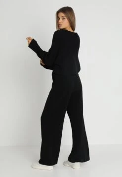 Even&Odd Cropped Jumper - Pullover - Black -Even-Odd Boutique d6afe0db0365435898fd3ca235660222