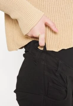 Even&Odd Jean Slim - Black Denim 20 Even&Odd Jean Slim - Black Denim -Even-Odd Boutique da555480217d4ffdb653ace086cc31eb