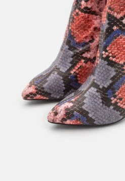 Even&Odd Bottes À Talons Hauts - Red -Even-Odd Boutique e2b399afa2a14f289d33f839df5ffcf2