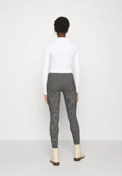 Even&Odd 2 Pack - Pullover - Black/White 11 Even&Odd 2 Pack - Pullover - Black/White -Even-Odd Boutique e4ccb4a491b944f8a502c12963fd630b