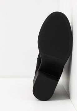 Cuissardes - Black -Even-Odd Boutique e63ceda5026b41f59b1564569a868789